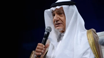 "مختل عقليا يقترف إبادة جماعية...
