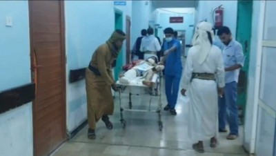 مشاهد مؤلمة.. أطفال قتلى وجرحى بصاروخ حوثي أثناء لعبهم كرة القدم