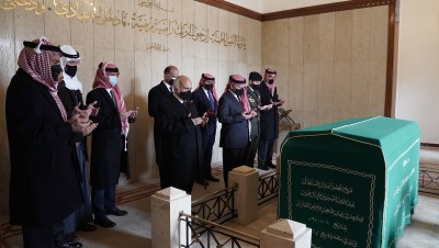 أول ظهور للملك عبدالله الثاني برفقة الأمير حمزة