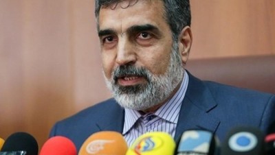 بالفيديو.. إصابة مسؤول إيراني بارز في مفاعل نطنز واختراق أسياخ الحديد لقدميه