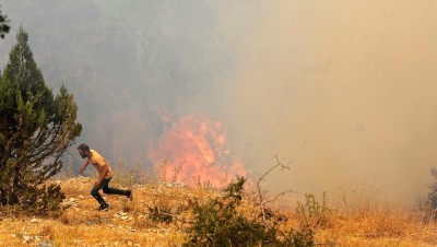 لبنان يجــاهد لإخماد الحرائق