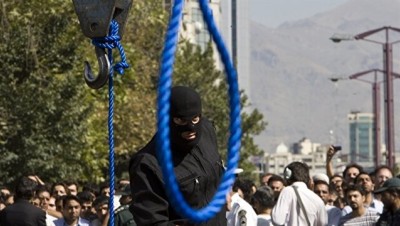 إيران تؤجل تنفيذ حكم الإعدام بشاب