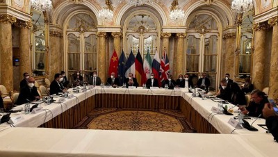 طهران تتحدث عن تقدم في مفاوضات فيينا ومصدر ينفي التوصل لاتفاق مؤقت