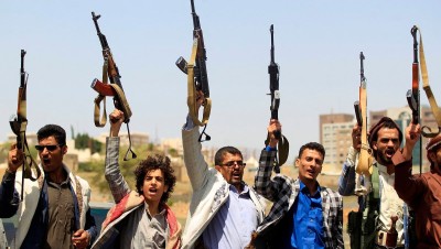 معمر الإرياني: الحوثيون يستخدمون موانئ اليمن لأغراض عسكرية