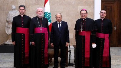 "الفاتيكان" يتهم ساسة لبنان بالتربح من أزمة بلادهم على حساب الشعب