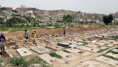 الحوثيون يستولون على أكبر مقبرة في ذمار