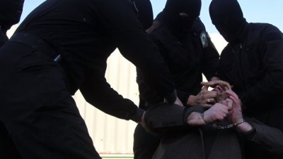 منظمات حقوقية إيرانية تدين أحكاما ببتر أيادي ثمانية متهمين بالسرقة