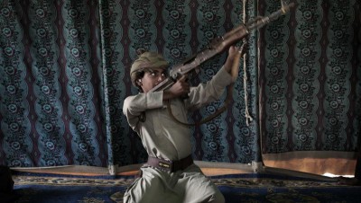 "إنهم ليسوا أطفالا بل رجال حقيقيون".. حوثيون يقرون بتجنيد الأطفال