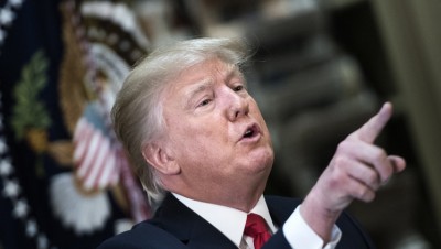 عقوبات بقرار أمريكي تنتظر طهران وظريف يتحدى