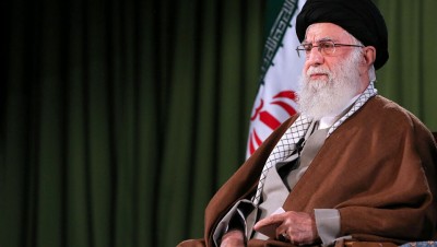 "تويتر" يعلق حساباً مرتبطاً بـ"خامنئي"