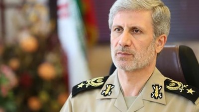 وزير الدفاع الإيراني يصل موسكو