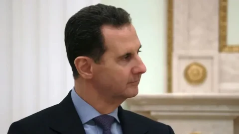 الأسد يُشرف على حساب فيسبوك لت...