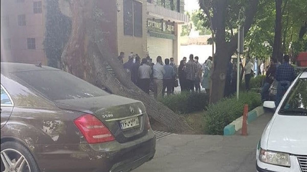 إيرانيون يهتفون "الموت لروحاني" في طهران (فيديو)