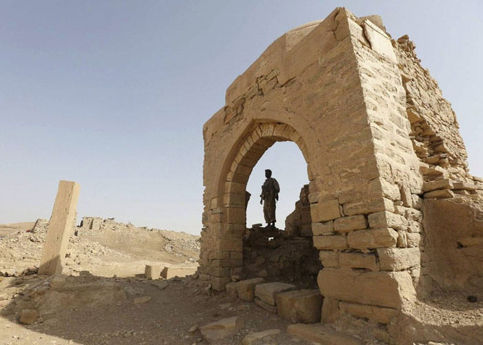 وجهتها لبنان وإيران.. الحوثيون ينهبون آلاف القطع والمخطوطات الأثرية ويصدرونها