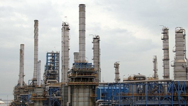 ضحايا بانفجار جديد بمصنع للبتروكيماويات جنوب إيران
