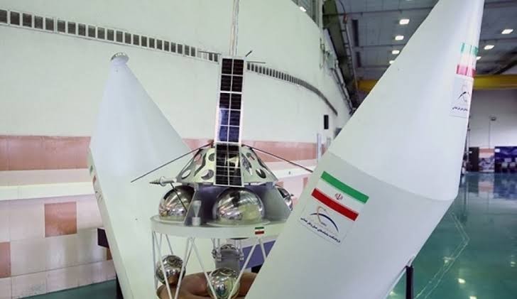 إيران تخطط لإطلاق خمسة أقمار صناعية
