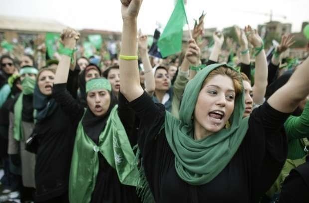 انتخابات إيران.. مقاطعة واسعة ورسالة لـ"خامنئي" و"روحاني"
