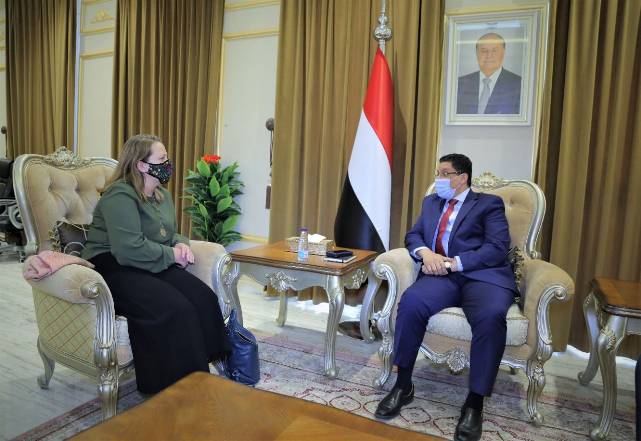 وزير الخارجية اليمني يحذر من تصعيد الحوثيين في مأرب