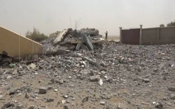 "الحوثيون" يفجرون مدرسة ابتدائية في الحديدة