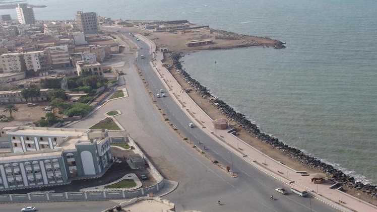التحالف يدمر موقعا لتصنيع الزوارق المفخخة في الحديدة