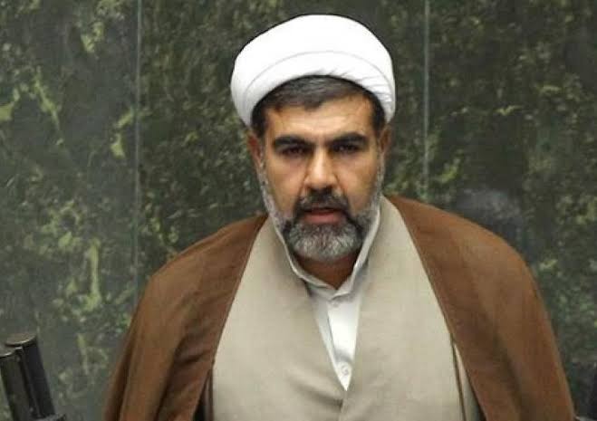 مسؤول إيراني يحلل قتل المحتجين في إيران!