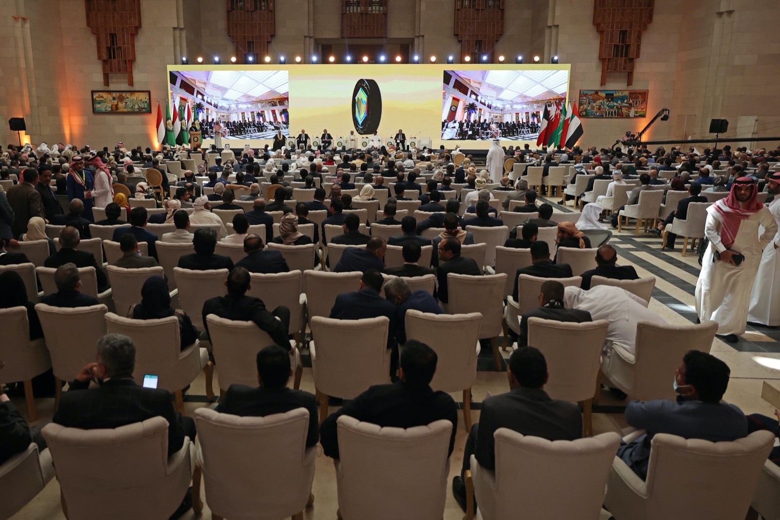 الدخول بمفاوضات بإشراف أممي.. اختتام المشاورات اليمنية في الرياض