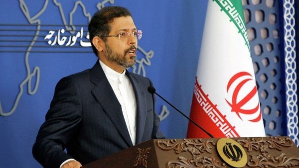 إيران تدين القصف الإسرائيلي على مواقعها في سوريا