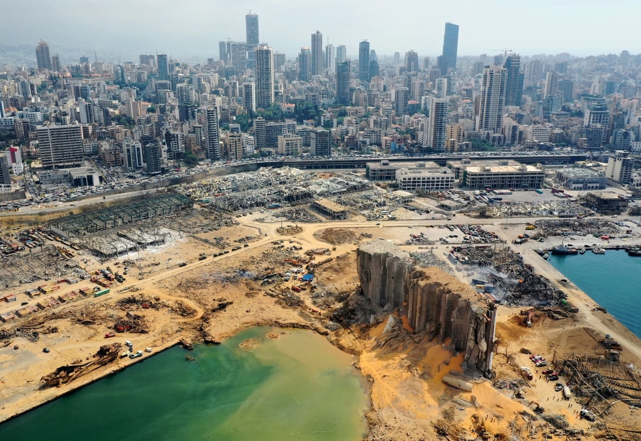 حلول ترقيعية صادمة أمام بنوك لبنان