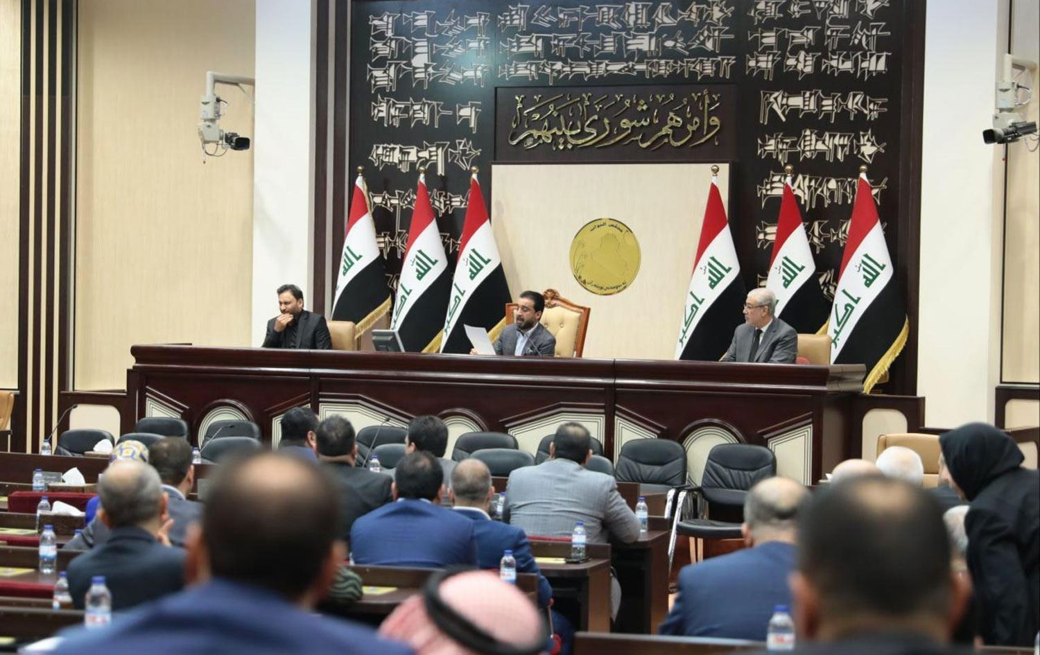 العراق.. البرلمان يوافق على استقالة عبد المهدي ويرسل لجنة لـ"النجف وذي قار"