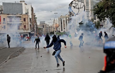 لبنان: تصاعد الاحتجاجات في طرابلس.. وعكار والمتن تلتحقان بالحراك