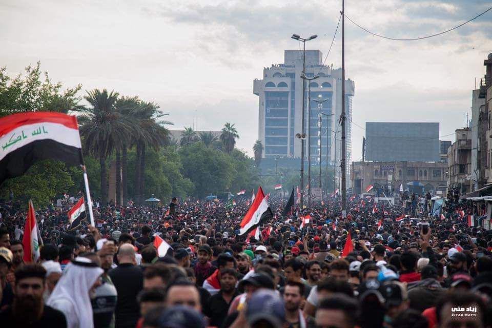لليوم الرابع.. طلاب العراق يزينون المظاهرات الشعبية ويعلنون العصيان المدني