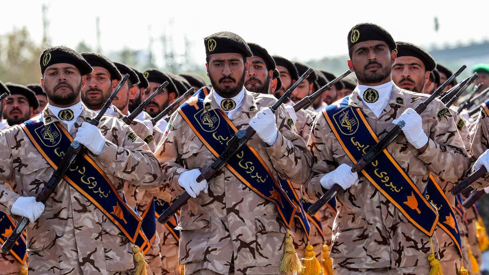 إيـران.. "كورونا" يصيب وزيرين ونائب روحاني ويفتك بالحرس الـثـوري