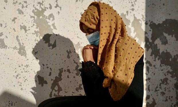 "ضرب وإجهاض واغتصاب" معاناة مستمرة تعيشها نساء اليمن