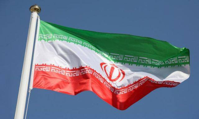 إيران تهدد دونالد ترامب ودول الخليج