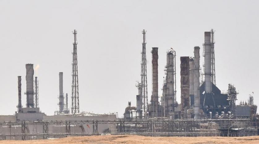تداعيات هجمات 14 سبتمبر.. تقليص العمليات بمصفاتي نفط والرياض تتجه لشراء المنتجات المكررة