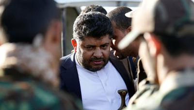 رغم مسؤوليته عنها.. "الحوثي" يحذر من "كارثة" ستوقف حركة الملاحة البحرية