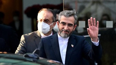 كبير مفاوضي إيران في فيينا يعود إلى طهران