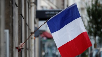 إيران تعتقل زوجين فرنسيين