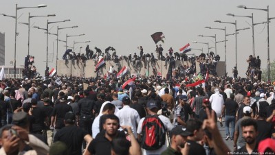 اعتصامات مفتوحة في بغداد لأنصار الصدر وأنصار إيران
