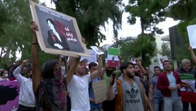 ضباط إيرانيون ينضمون للاحتجاجات وارتفاع عدد القتلى إلى 133 وتضامن عالمي مع المحتجين