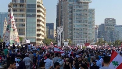 لبنان.. الشارع ينتفض مجددا و عناصر "حـزب الله" و"أمل" يهاجمون المحتجين