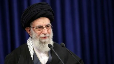 خامنئي: استيراد اللقاح المضاد لكورونا من بريطانيا وأمريكا ممنوع