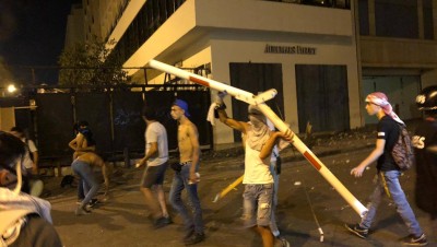 لبنان.. مواجهات بين الأمن ومتظاهرين في الذكرى الأولى لانطلاق الاحتجاجات