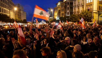 عودٌ على بدء.. مظاهرات في لبنان تطالب بحكومة مستقلة