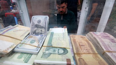في إحصائية صادمة.. نصف الإيرانيين يعيشون تحت خط الفقر الحاد
