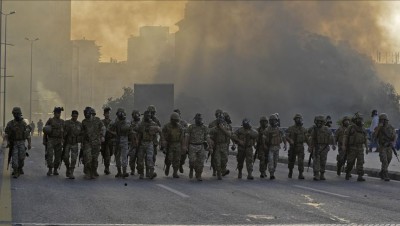 لبنان.. الجيش يدفع بتعزيزات عسكرية إلى طرابلس لمواجهة المحتجين