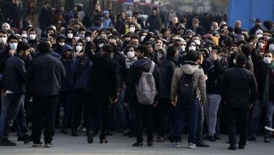 رويترز: عقوبات أمريكية متوقعة بحق إيـرانيين قمعوا المظاهرات