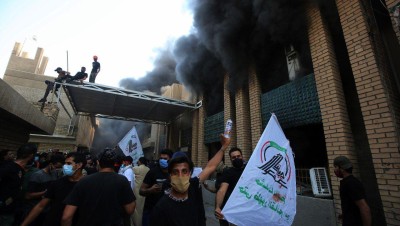 في مقطع مصور.. رجل أمن عراقي يرجو أنصار "الحشد" وناشطون يعلقون