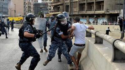لبنان.. الفقر والإغلاق العام يشعلان مظاهرات في طرابلس ومدن عدة