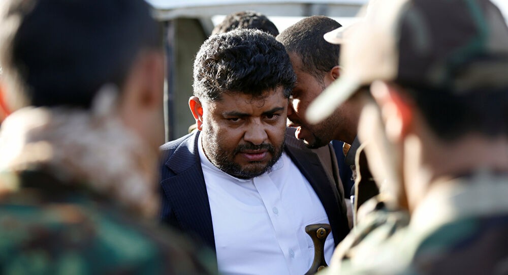 رغم مسؤوليته عنها.. "الحوثي" يحذر من "كارثة" ستوقف حركة الملاحة البحرية